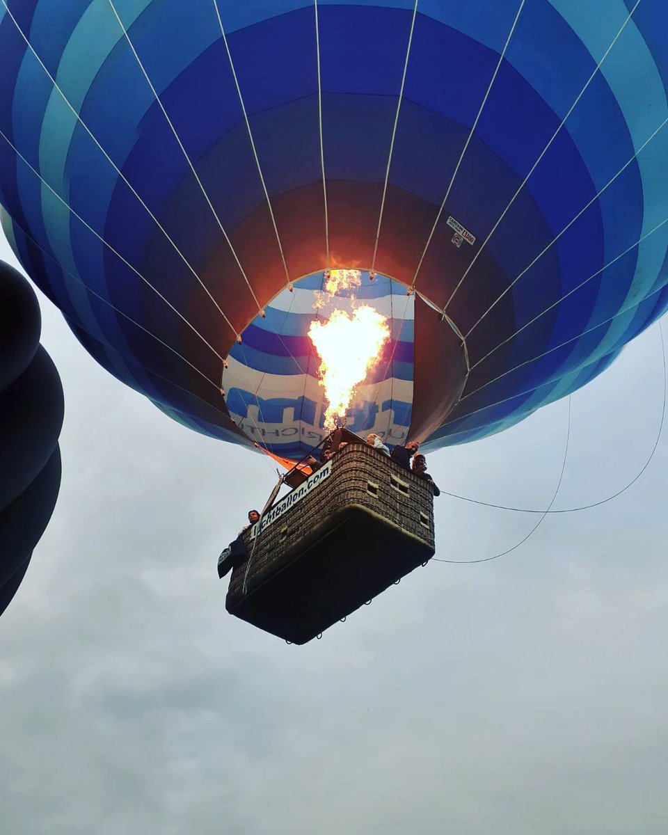 luchtballoncom's tweet photo. Come fly with me! 😃 #luchtballon #ballonvaren #ballonvaart #sayyestonewadventures #balloons #ballooning https://t.co/U7YCMRo7qg https://t.co/RMLAy7nKKN