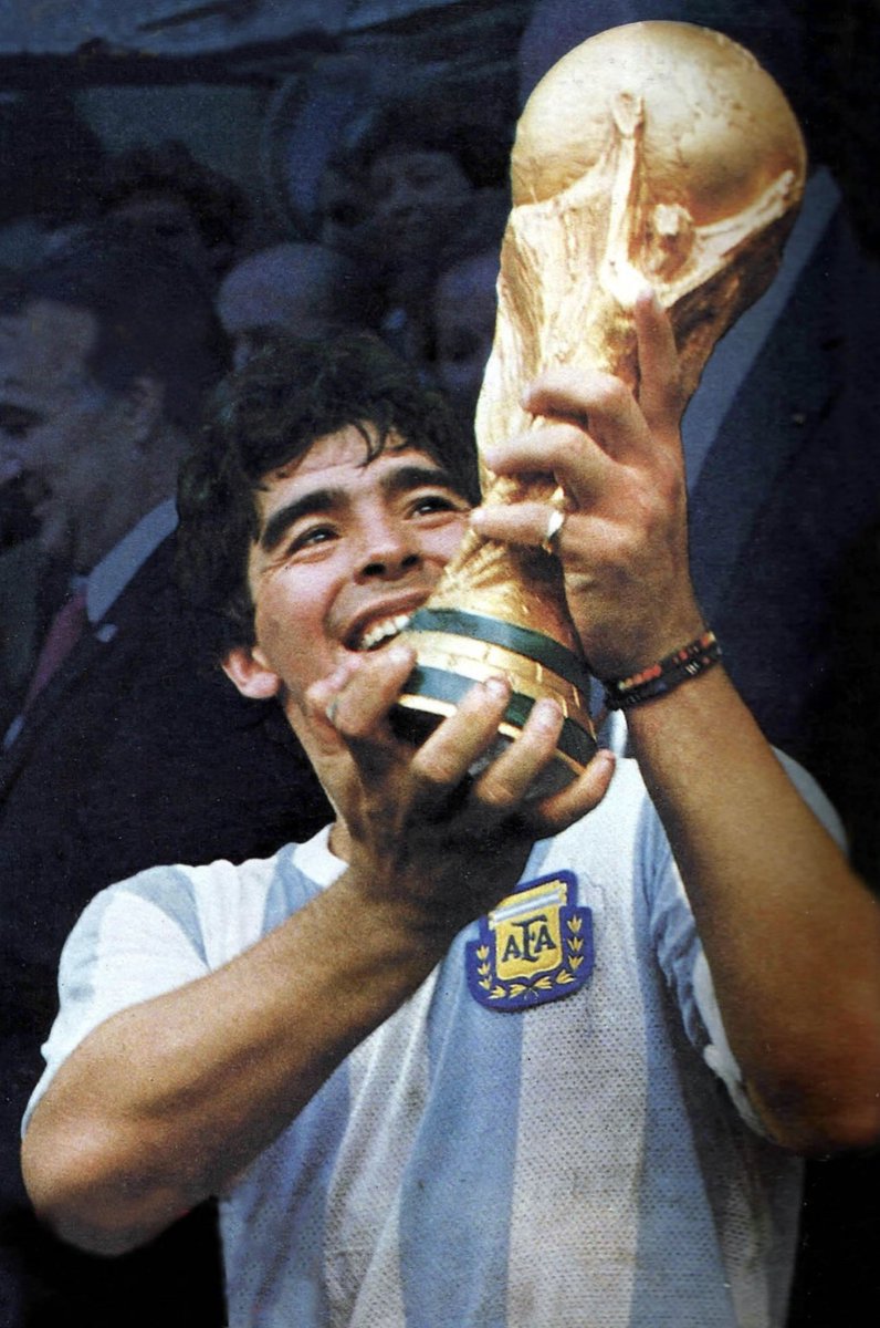 Diego Armando Maradona. Born October 30th, 1960. 🇦🇷