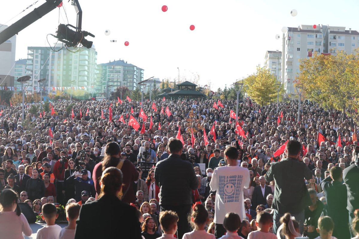 Çok güzelsin Yenimahalle. 🧿 Biz, birbirine gönülden bağlı çok büyük bir aileyiz. Birlikteliğimiz daim olsun. #2nciYüzyılMeşalesi