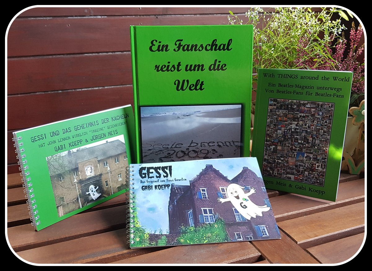 Wir sind schon ein wenig Stolz auf unsere Bücher. 
#bücher#studionierswelle#beatles#johnlennon#fanschal#gessidasgespenst#schlösserinnrw#schlossrheydt