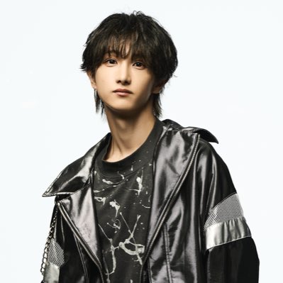 FgUBXfRaAAA02SV?format=jpg&name=small