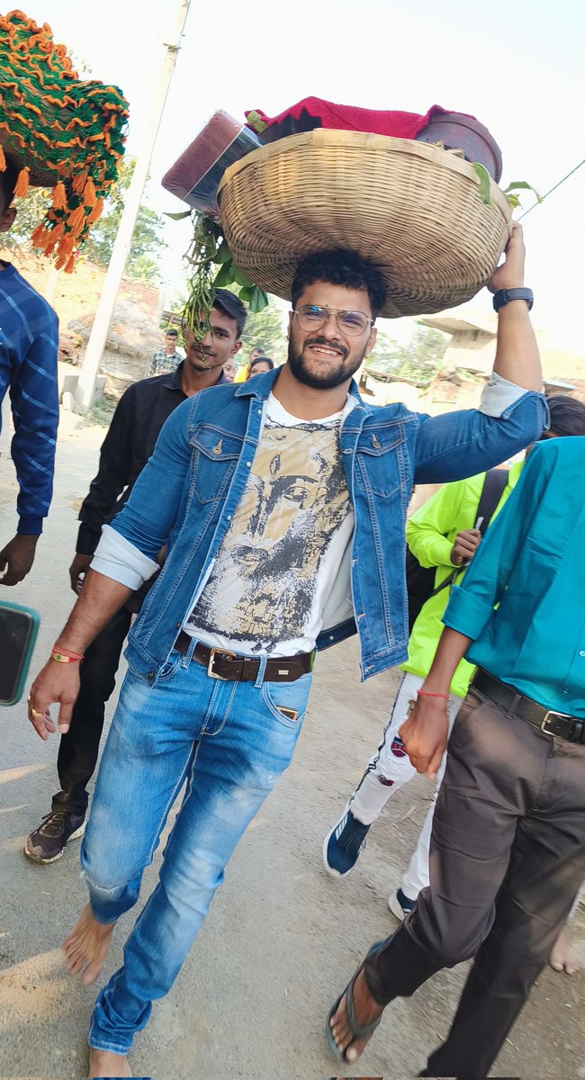 khesariLY's tweet photo. मुड़ी पर दौरा उठा के छठ घाट जाए के ई उत्साह, जोश आ खुशी बचपन से ह...

#छठपूजा
#छठ_महापर्व https://t.co/3M5kPxCVO5