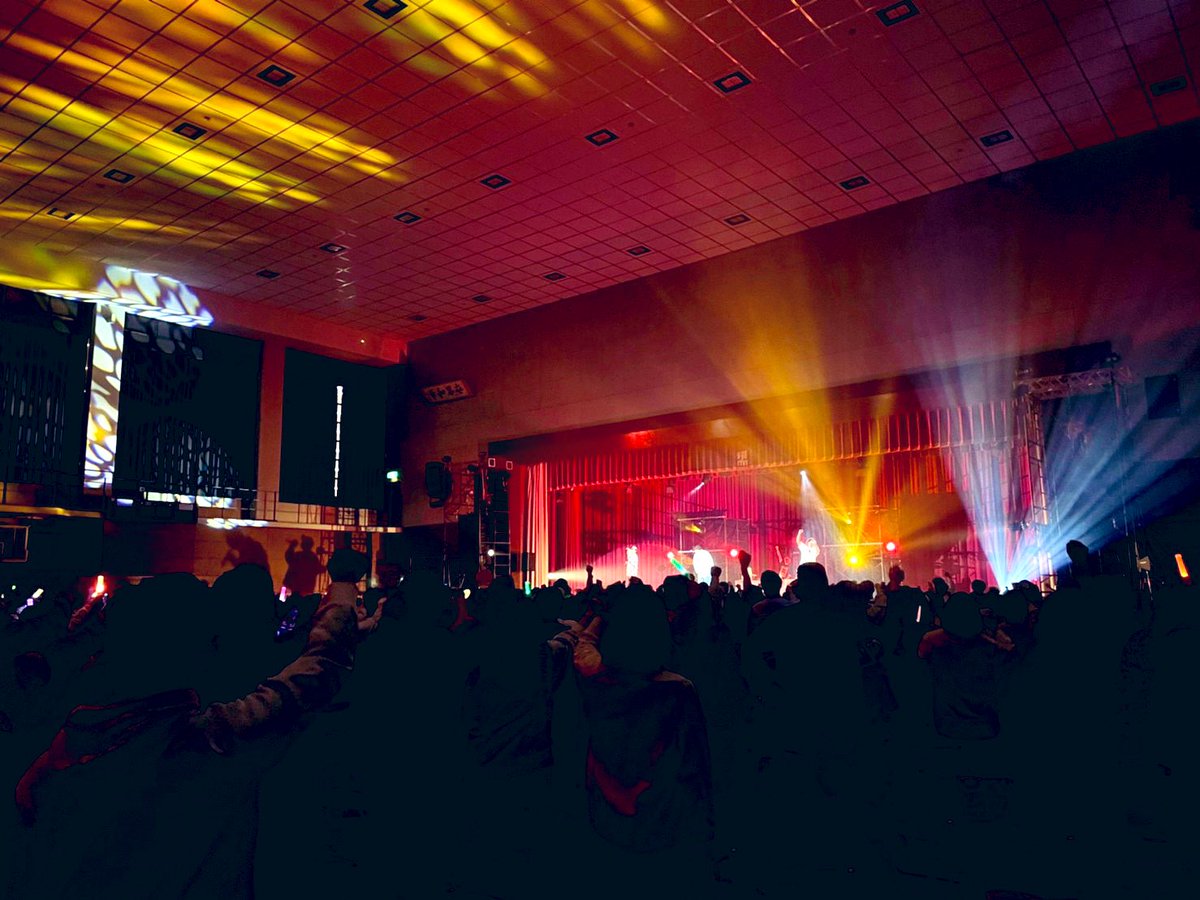 berrygoodman88's tweet photo. 摂南大学 学園祭「第48回 摂大祭」
2022.10.30

ご来場頂いた皆さまありがとうございました🫶🏻
本日はたくさんの方がステージに登壇😳❤️‍🔥
みんな楽しんでくれたかな🫣⁇

次はツアーでお会いしましょう🎪

━━━━━━━━━━━━━━
■全国13箇所のホールツアー開催
https://t.co/ZaqGQdk9fG https://t.co/nIQnCsYfP9