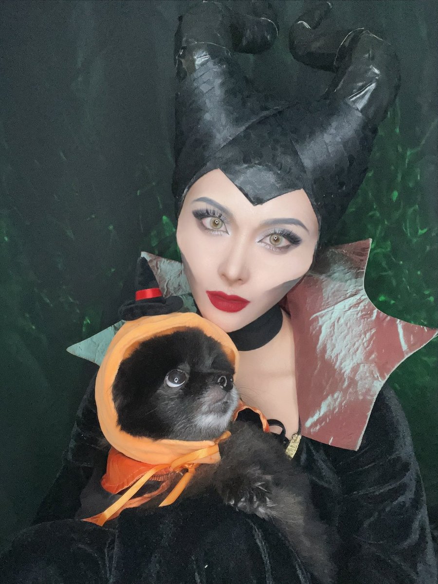 aya_cos_mo's tweet photo. マレフィセント🥀

#マレフィセント #コスプレ
#Maleficent #cosplay 
#makeup https://t.co/5NF4TeNgzb