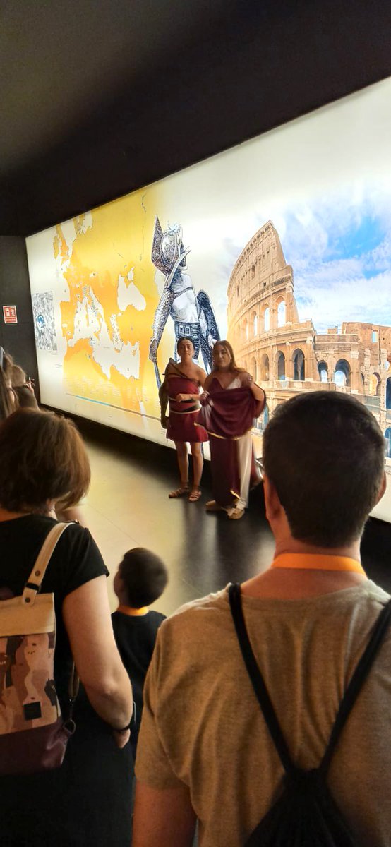 marqalicante's tweet photo. Silencio 🤫 
Ha comenzado la visita teatralizada de la exposición “Gladiadores. Héroes del Coliseo” con Flavia y Parda
#MARQGladiadores https://t.co/cmMItt9vjb