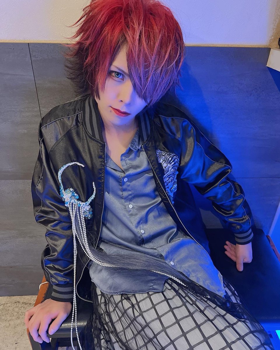 K_N_roku's tweet photo. ・高田馬場高田馬場CLUB PHASE、シェルミィさんのライブでフライヤーくばらせていただきました
・Lavitte ryuでした
・ハロウィンライブ楽しそう
・おれのハロウィンは先週で終わり🎃👻
・また高田馬場でライブしたい⚡️ https://t.co/6Uh88OoYX7