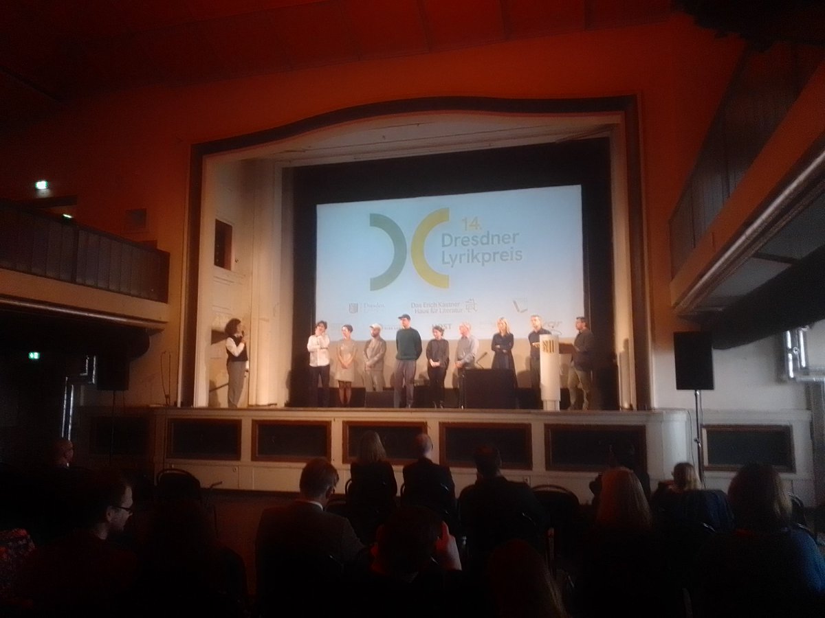 Der 14. Dresdner Lyrikpreis geht an Pavel Novotný. Der Publikumspreis an Paul-Henri Campbell. Freue mich sehr mit euch! #dresdnerlyrikpreis #dresden #netzwerklyrik #kästnerhaus