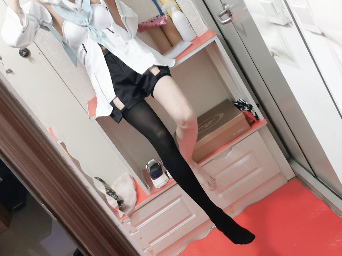 这是拍的第一张女装照，那时候，我还很瘦（ ，过两天拿出来再穿穿看 #男の娘 #可爱的男孩子 https://t.co/DzYkNMdJQb