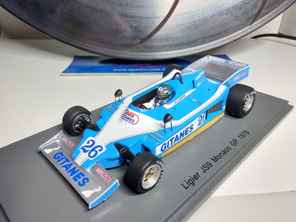 Prima dopo
Ligier js9
#oldschoolf1 #topbeardcollection