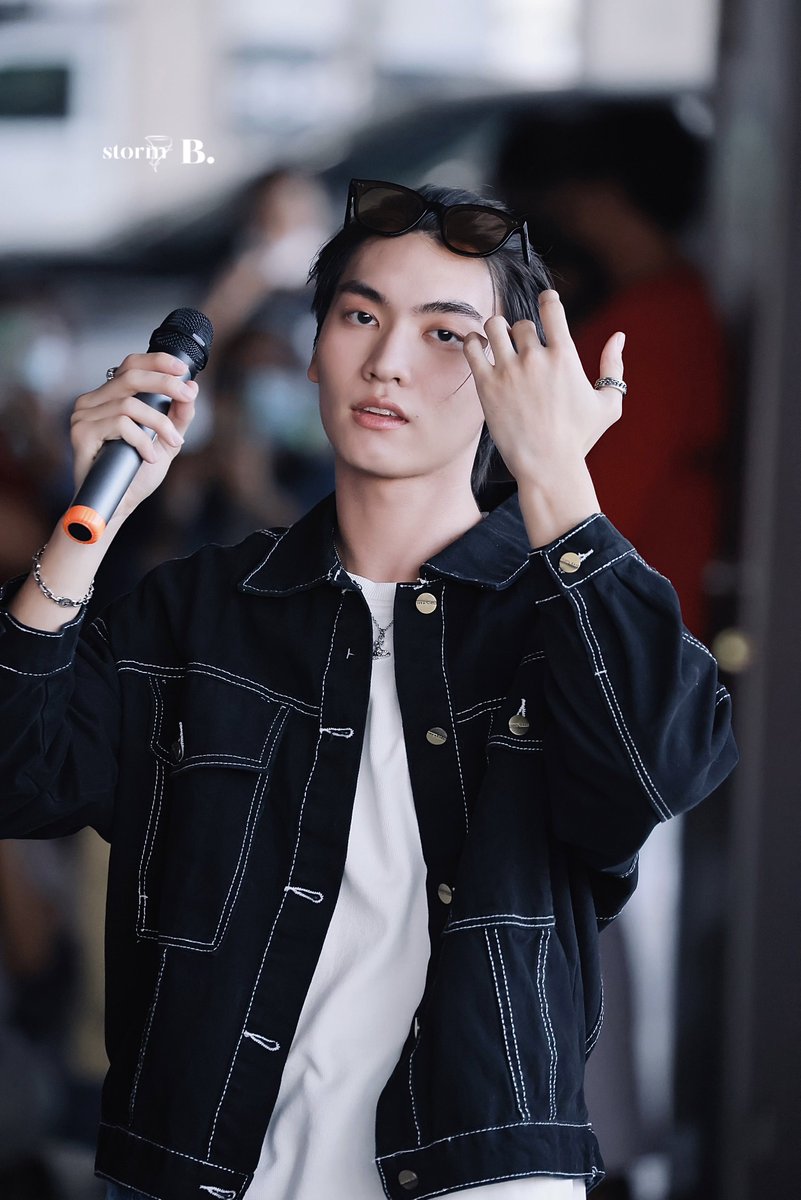 storm_b0706's tweet photo. 221030 ทำแบบนี้ เราหยุดหายใจได้เลยนะ 🥹🥹🥹🥹🫠🫠

@Bossckm_ 

#นิยมยีนส์Xบอสชัยกมล
#Bosschaikamon https://t.co/9KH8OIKprV