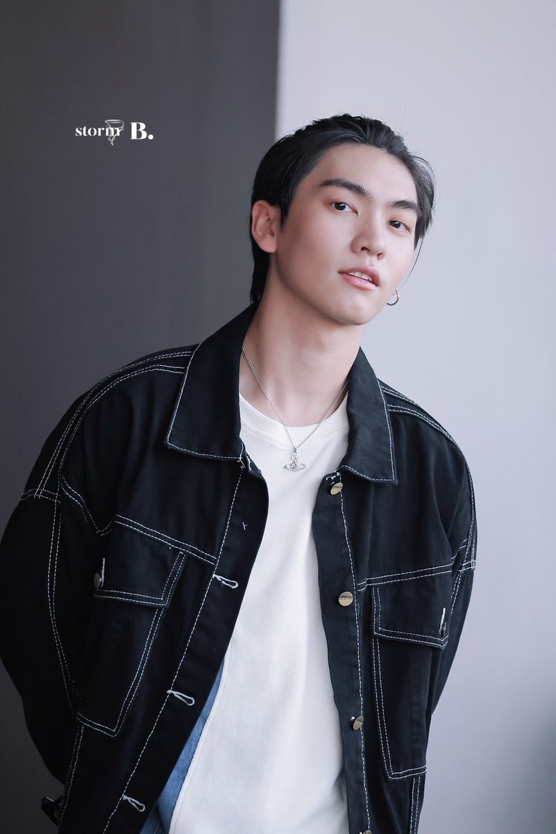 storm_b0706's tweet photo. 221030 ทำแบบนี้ เราหยุดหายใจได้เลยนะ 🥹🥹🥹🥹🫠🫠

@Bossckm_ 

#นิยมยีนส์Xบอสชัยกมล
#Bosschaikamon https://t.co/9KH8OIKprV