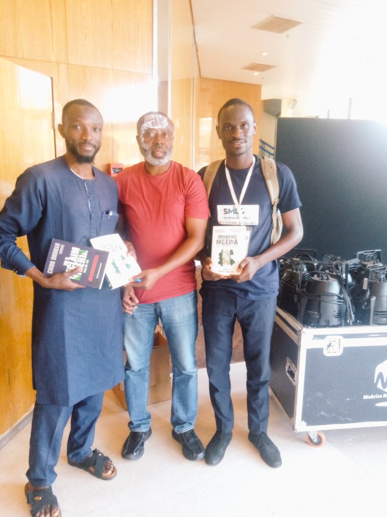AjibonaKorede's tweet photo. Thank you very much @conumah for giving me some of your authored books at the #GlobalMedialiteracyweek. I will forever appreciate and cherish them.
@SMILC_official @Africmil @FMICNigeria https://t.co/FfZRPAuQpw