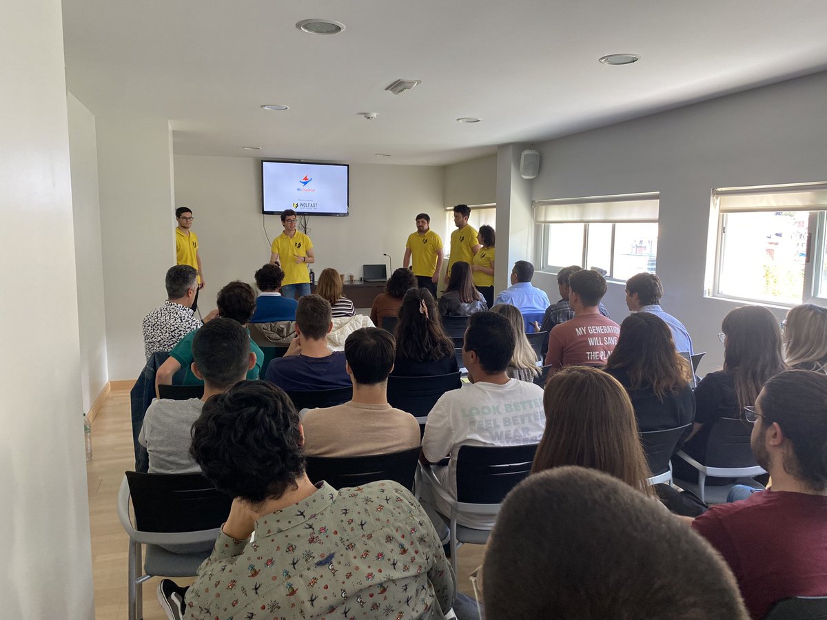 cogersacatedra's tweet photo. ✅ Equipo Wolfast presenta su proyecto sobre #reciclaje y #reutilización de #baterías. Solución inmediata para un problema que llama a nuestras puertas:🪫”las baterías merecen una segunda oportunidad”
#UOCircularWeekend #SemanaCircular @uniovi_info @cogersaasturias https://t.co/aShfjOb5sP