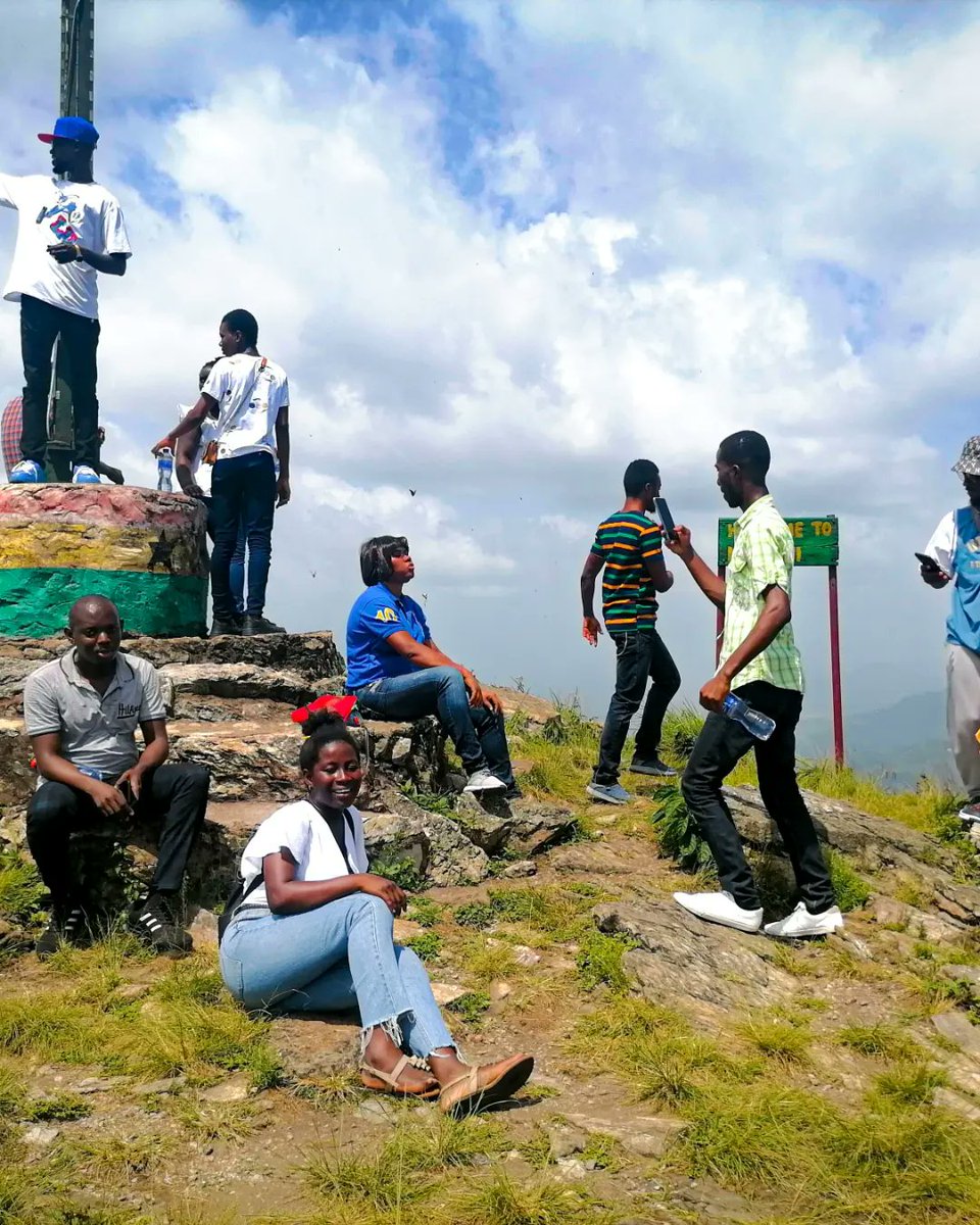 iammrkindghana's tweet photo. Our Volta Region Expedition yesterday was 🔥 🔥 🔥 🔥 🔥

#mrkindfly #otefalls #mountgemi #monkeysanctury #monkey #watercolor #mountainlife #voltaregion #explore #vacationinghana #blacktravelgram #travelguide #amedjofe @Amevirtualtours https://t.co/fhFFNsrNV1