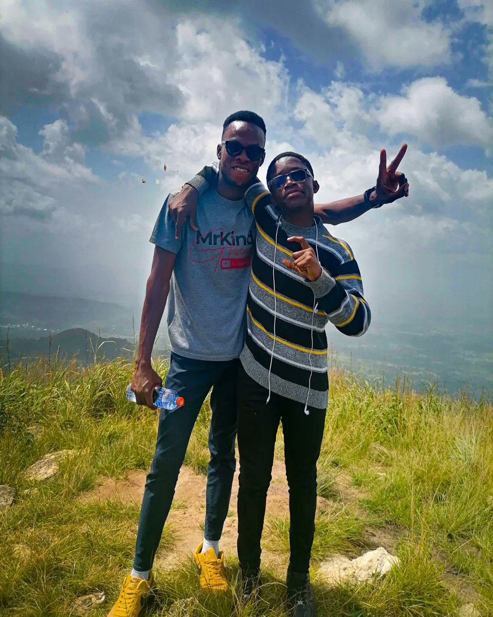 iammrkindghana's tweet photo. Our Volta Region Expedition yesterday was 🔥 🔥 🔥 🔥 🔥

#mrkindfly #otefalls #mountgemi #monkeysanctury #monkey #watercolor #mountainlife #voltaregion #explore #vacationinghana #blacktravelgram #travelguide #amedjofe @Amevirtualtours https://t.co/fhFFNsrNV1