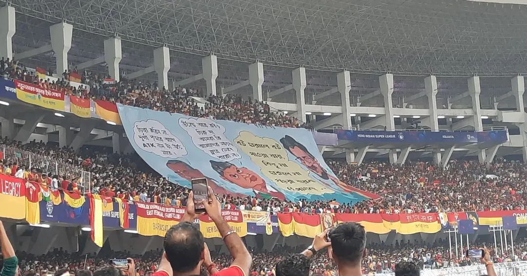 RonnaLahiri's tweet photo. গত রাতে ডার্বি জ্বর ছিল 💪❤️💛
স্টেডিয়ামের ভিড় এবং পরিবেশ ছিল চমত্কার, উচ্চৈঃস্বরে উচ্চারিত ছিল এবং সবাই গতকালের খেলাটি পছন্দ করেছে।
#ATKMBEBFC #HeroISL #KolkataDerby #LetsFootball https://t.co/VtmsjXkkhG