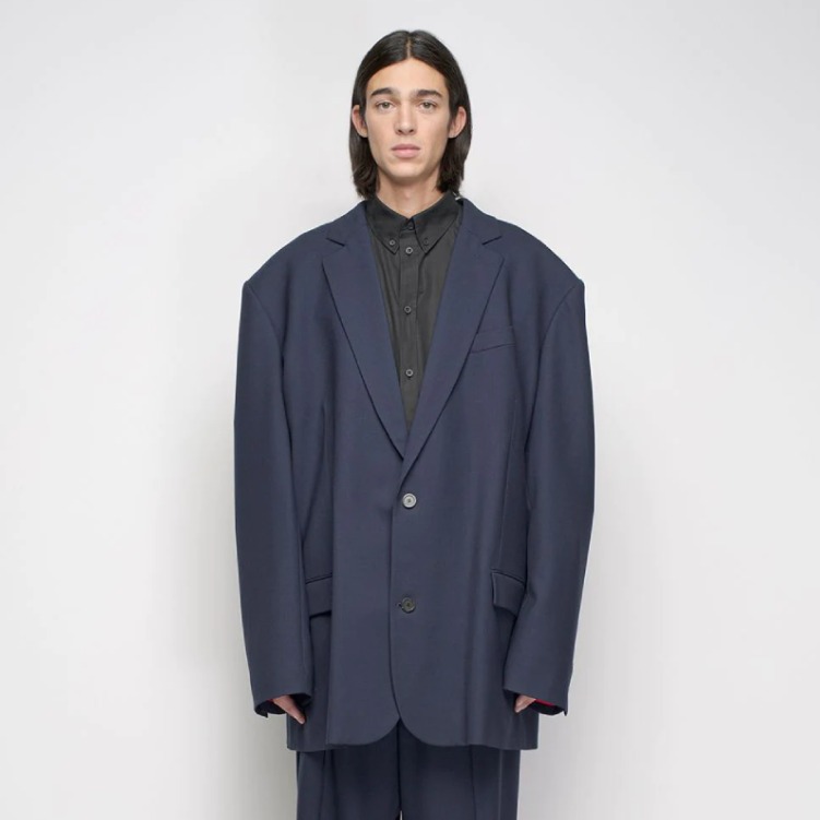 ShoppingScanner's tweet photo. Oversize trend 💥🧥🍂
Jackets, trench coats, coats and trousers become oversized for the new season
Shop here 👉 https://t.co/4bEZMkGScI
#balenciaga #loewe #valentino https://t.co/tZx9BKJqdU