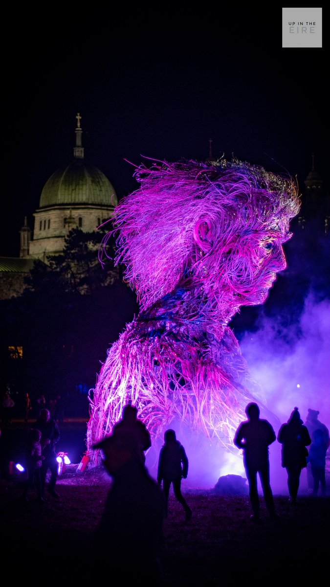 #Halloween in Galway <a href="/Macnas/">Macnas</a> #conmor