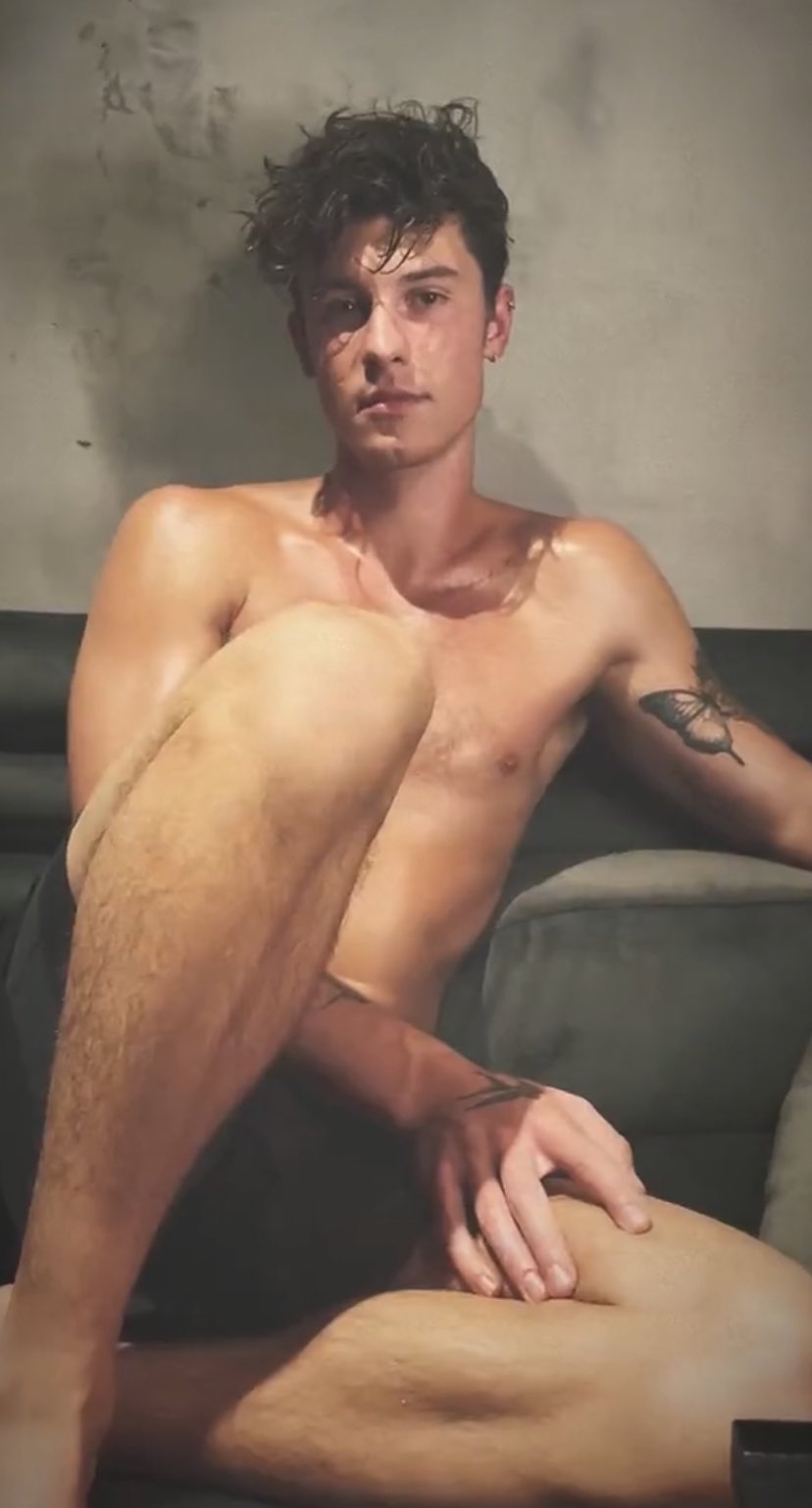 Pop Tingz on X: Shawn Mendes looks great in new video.  t.coVTMVbGdZR0  X