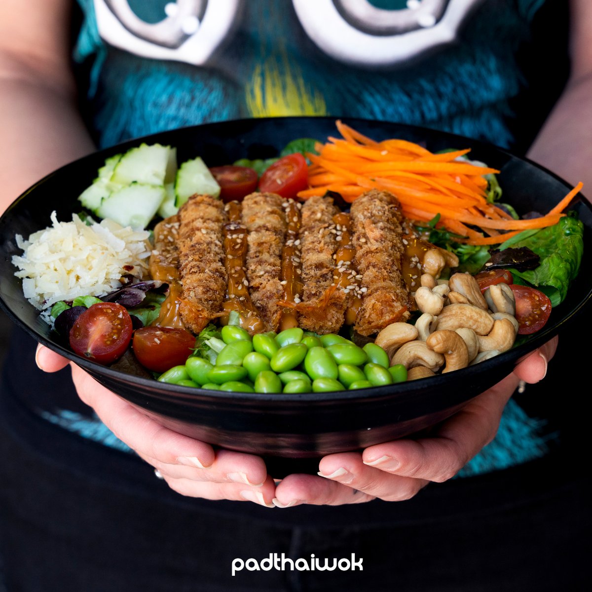 Si lo que te va son las ensaladas, 🍤 la #Katoi te va a encantar.

Pídela en nuestros restaurantes #Padthaiwok 🍜 y saborea la esencia de la #ThaiStreetFood.