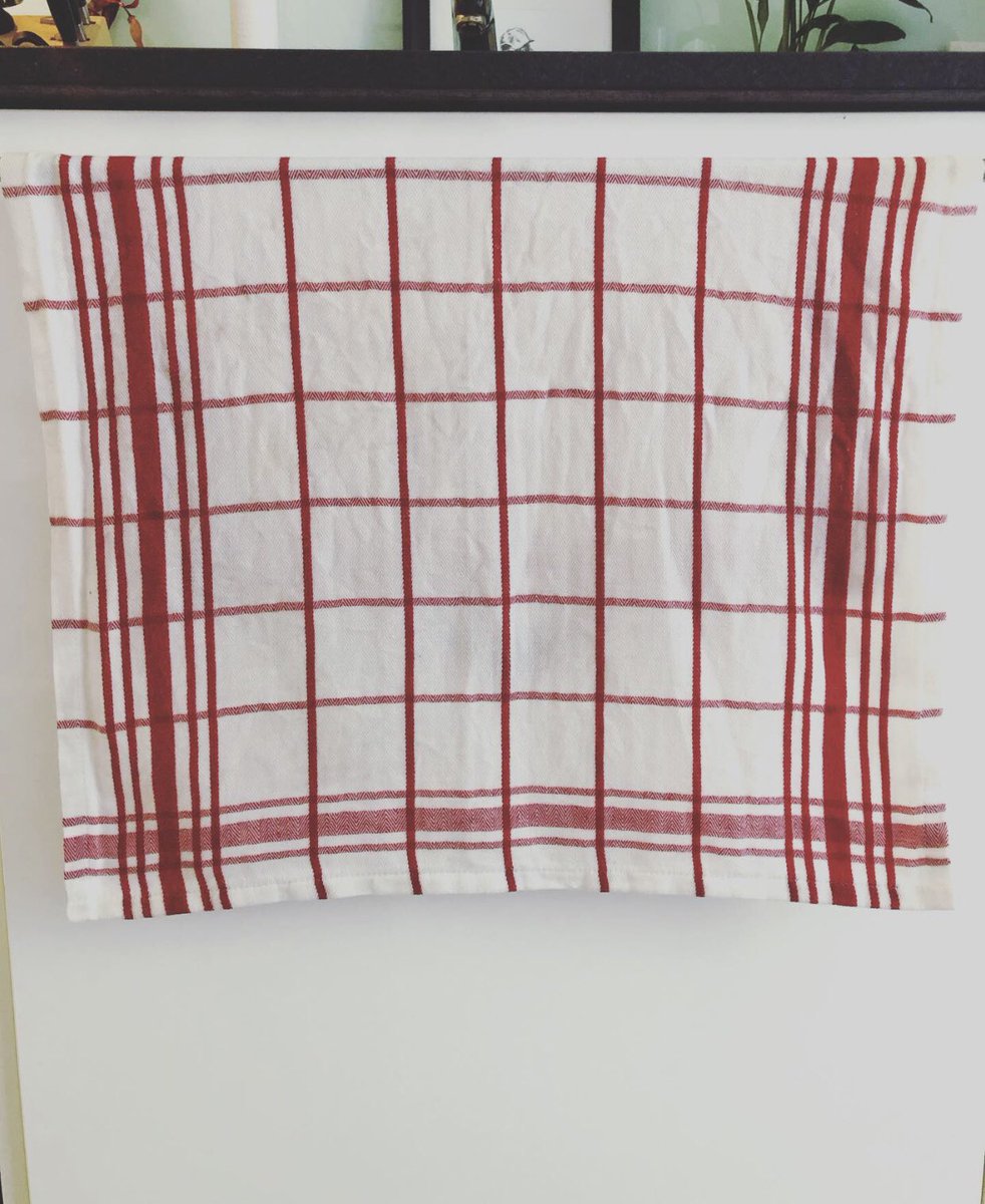 BruneKerstin's tweet photo. Bevor es peinlich wird: Hängt mein Mondrian richtig rum? https://t.co/QKpDDARj0P