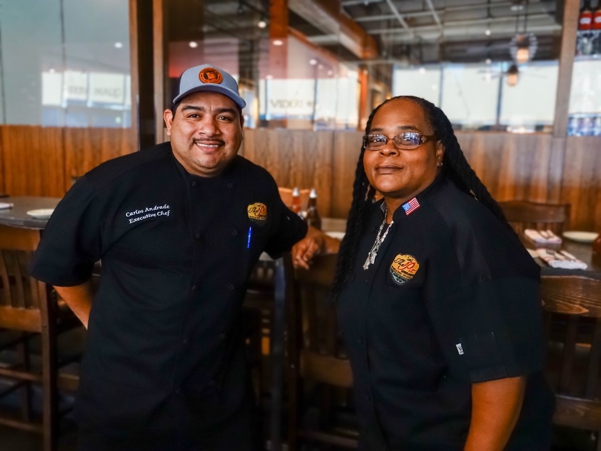 Shout-out to two rock stars on our kitchen dream team, Chef Carlos and Chef Gigi! Thanks for making magic happen every day, chefs 👨‍🍳👩‍🍳