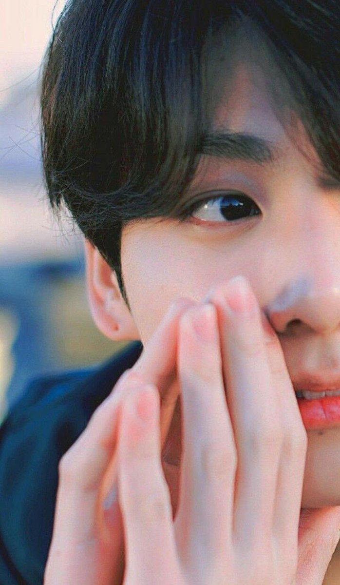 Jungkoo_gukkk97's tweet photo. My precious army 
I love you 
Always be safe 🙏🏻💜 https://t.co/CWt7s7ESJy