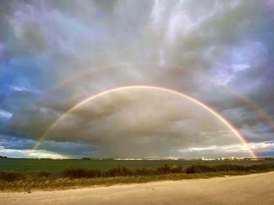 FloridianCreat1's tweet photo. Floridian Rainbow Time ✌🏼🌈✌🏼 @StormHour @FLskygazer @ThePhotoHour 🖖🏼🌈🖖🏼 https://t.co/62iKIhnYtu