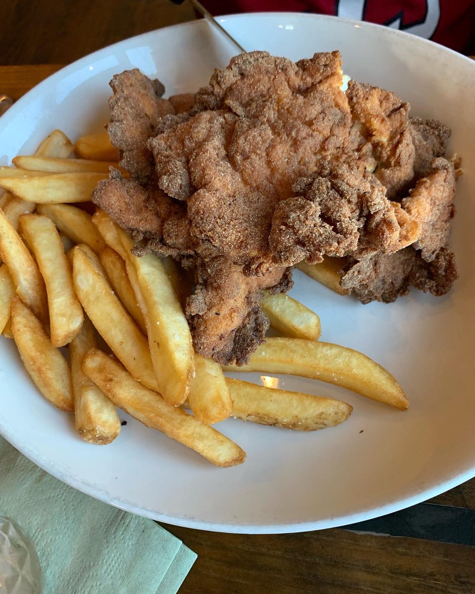 welshons85's tweet photo. Tuckaway Tavern - Raymond NH place is where food dreams come true!!! Best steak tips in New England for me and the food is amazing! The butcher shop attached is phenomenal as well! #gettucked #tuckyou #steaktips https://t.co/bbalJ9bXHQ