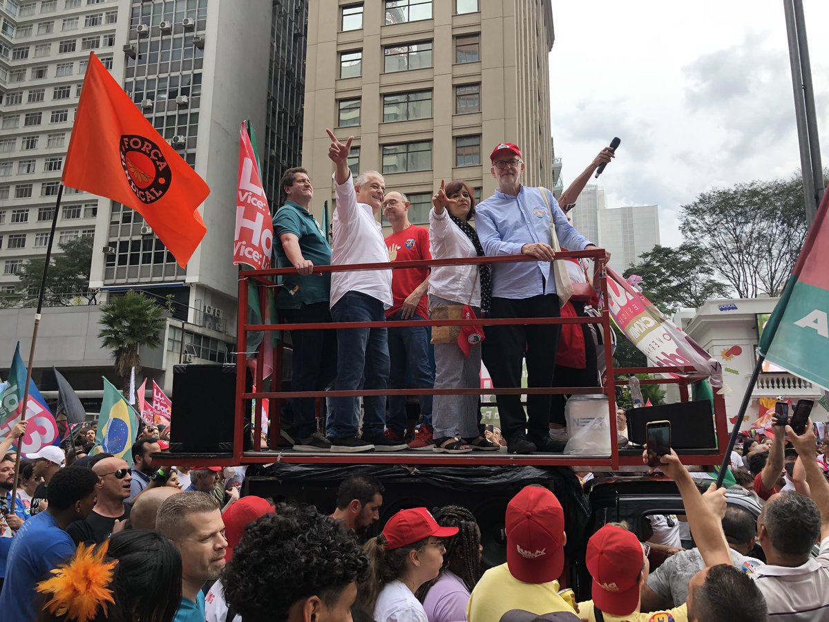 jeremycorbyn's tweet image. Today, Brazil goes to the polls in the most important election in a generation. 

The fate of the Amazon — and the future of our planet — is on the ballot. 

A victory for @LulaOficial will be a victory for humanity. Viva o Brasil! Viva Lula! 🇧🇷