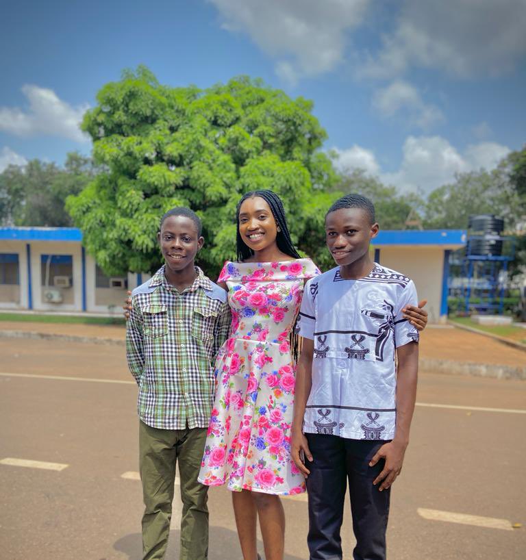 maame_agyeiwa's tweet photo. Happy Sunday!!💙💙💙
Thank God for Victory!💙💙
#WeAre7ALivingGod
#7ishere
#NSMQ2022 https://t.co/YiDDK5kwWj
