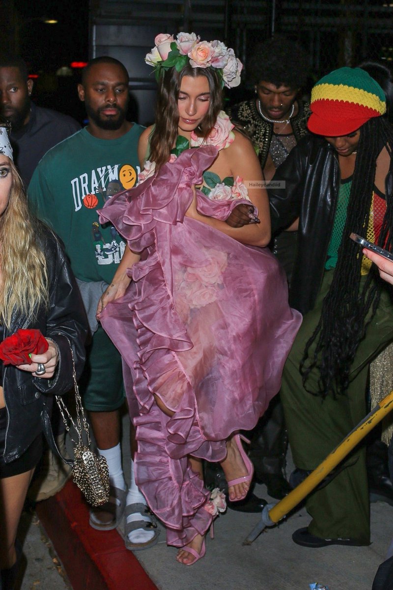 haileycandiid's tweet photo. October 29: Hailey Bieber and Justine Skye attends Vas Morgan’s Halloween Party in West Hollywood,California https://t.co/AEkGUdOZbR