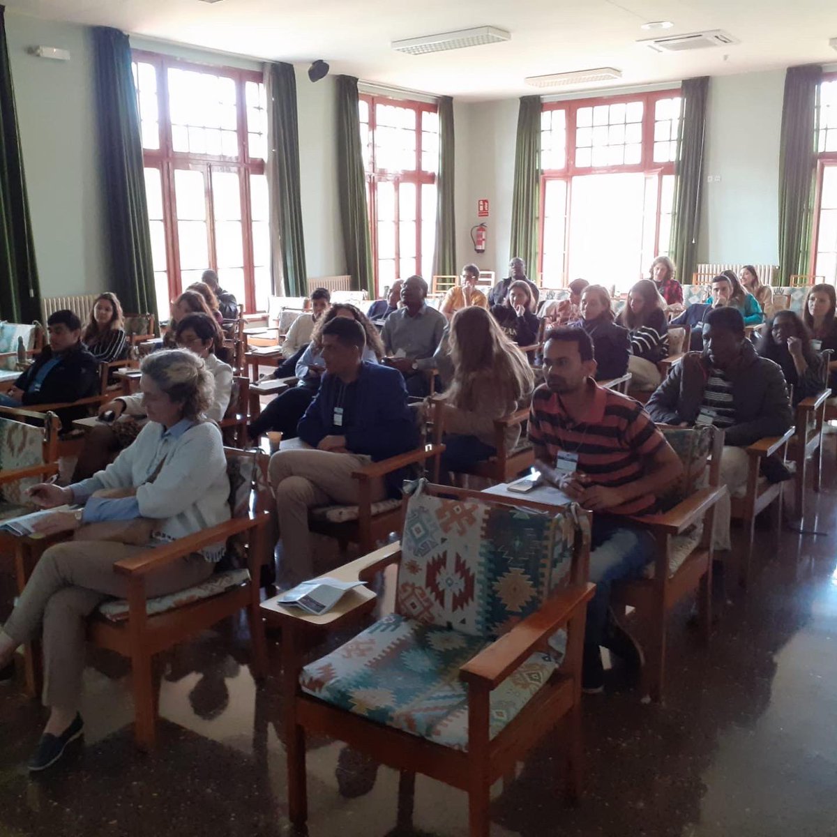 EscuelaUz's tweet photo. Entre los días 26 y 28 de octubre se celebró en la Residencia Universitaria de Jaca el III Encuentro Doctoral Transfronterizo con la @universite_uppa 

👉Os dejamos una pequeña recopilación de imágenes del Encuentro https://t.co/D0I5moLq6R