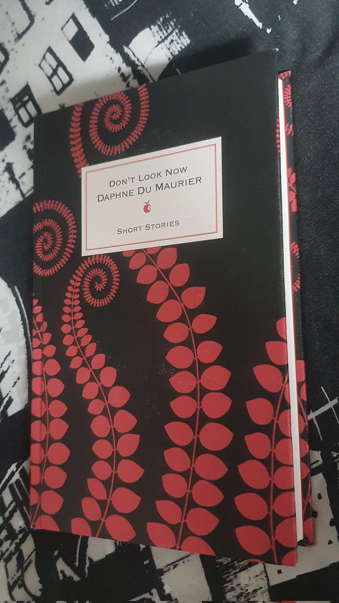 jshsouthern's tweet photo. #2022Reading Book 26: 'Don't Look Now &amp; other Short Stories' by Daphne Du Maurier https://t.co/ABIosDKTyD