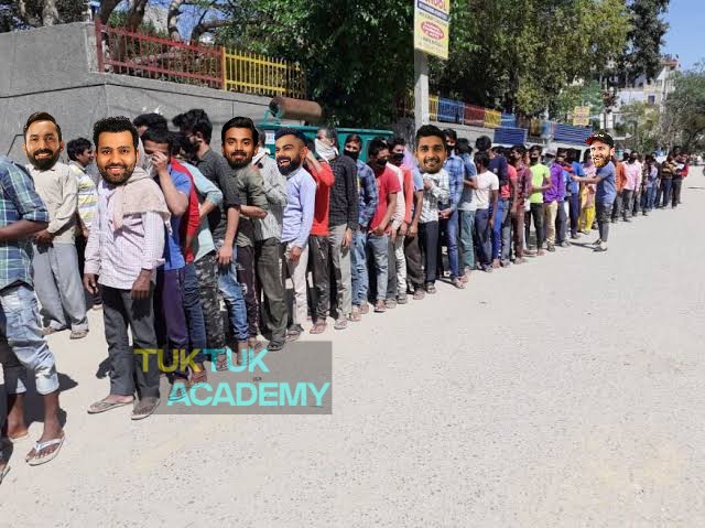 TukTuk_Academy's tweet photo. Rohit Sharma leading the long queue towards the the academy for the admissions of his teammates 
🥵🔥 #INDvRSA https://t.co/cUH0JCv1b5