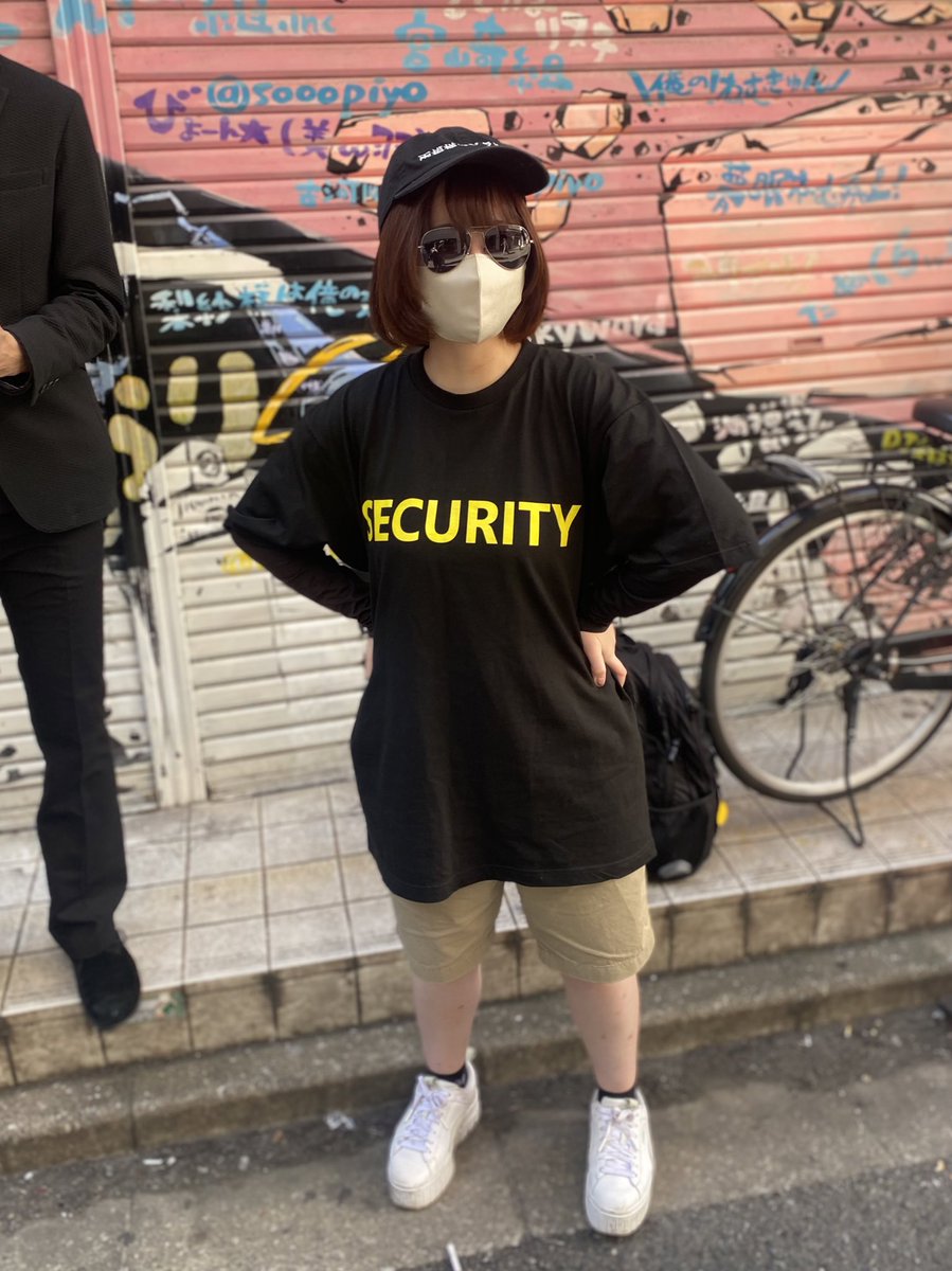 ai10___oO's tweet photo. ボンズセキュリティのコスプレをしました！
#地��ハロウィン2022
#BONDSSECURITY #TIF #BONDS界で一番雑魚 https://t.co/3e5y4rGPCv