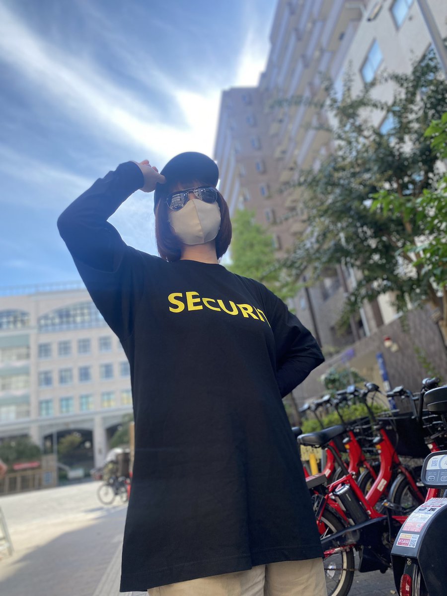 ai10___oO's tweet photo. ボンズセキュリティのコスプレをしました！
#地��ハロウィン2022
#BONDSSECURITY #TIF #BONDS界で一番雑魚 https://t.co/3e5y4rGPCv