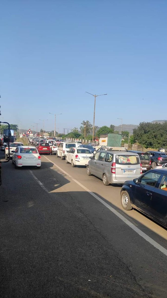 PavanjitMane1's tweet photo. Huge traffic jam(4-5 Km)on NH48 Satara Pune Highway at khambatki tunnel ,reason -huge potholes inside the tunnel.

This should have been fixed before Diwali traffic returns back to Pune &amp; Mumbai but @NHAI_Official are napping.

@nitin_gadkari Plz action these incompetent people https://t.co/vo7yIOHNWh