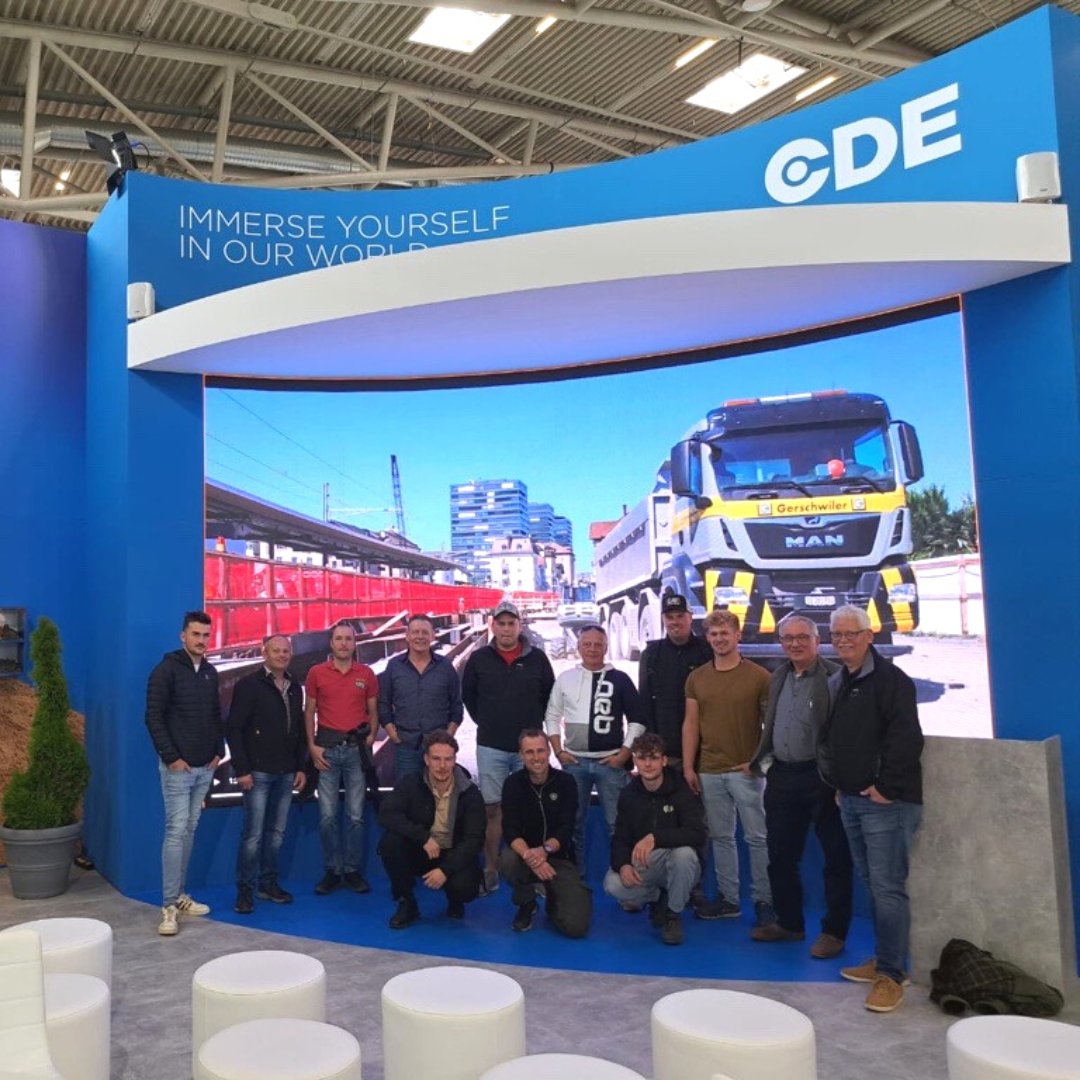 cdegroup's tweet photo. Today we welcomed our friends from WALO Bertschinger to our stand at #bauma.
We first met the Walo team at bauma 2016, and since then they have installed a first-of-its-kind waste recycling plant in Switzerland.
Learn more ➡️ https://t.co/hLDvhaoaTd
#bauma2022 #30yearsofCDE https://t.co/Opzj17ytI0