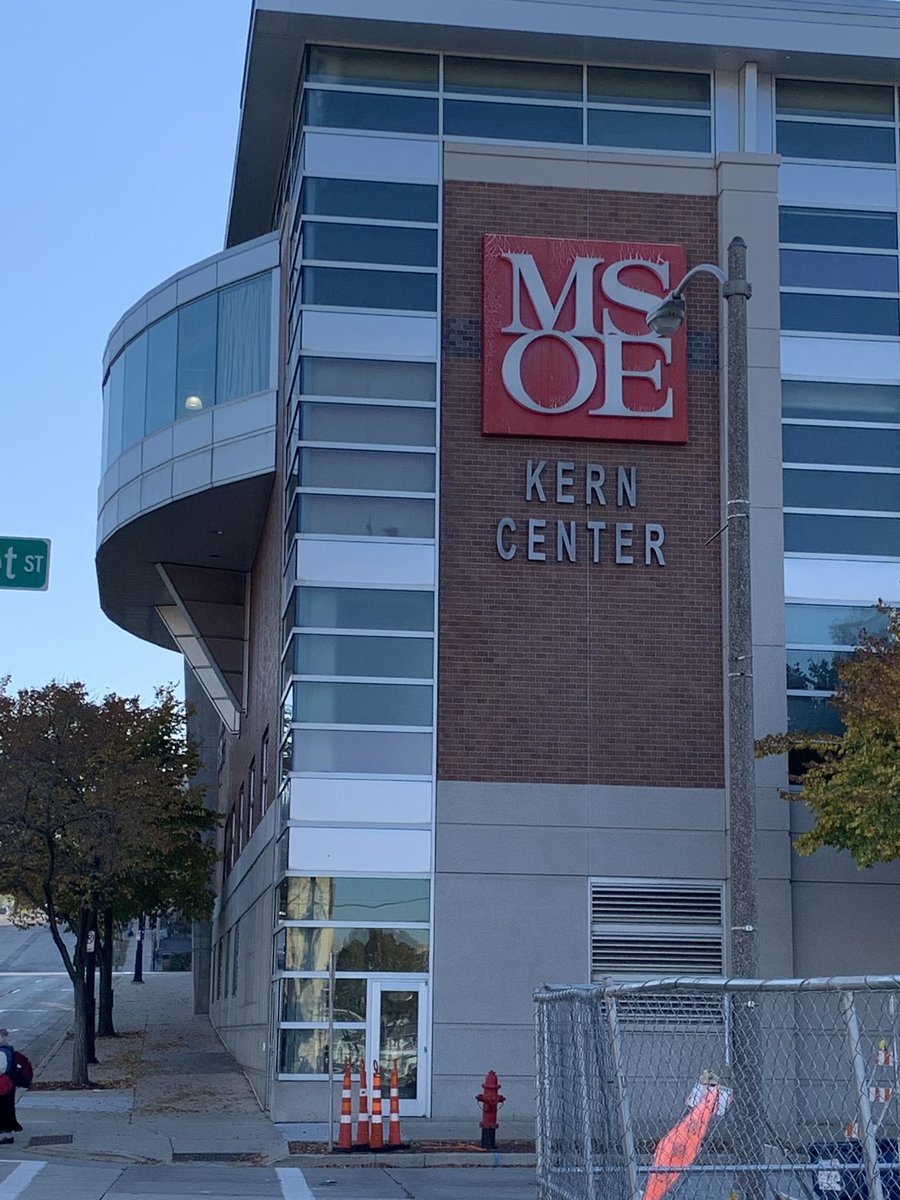 CarsonDiamond30's tweet image. Had a great camp and visit to the Milwaukee School of Engineering! Thank you to Coach @HurdThat23 and @MSOE_Mensbball for the amazing experience!