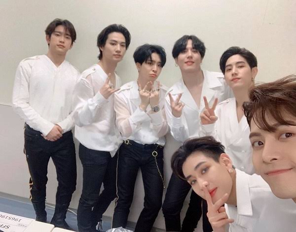 FossilAhgase's tweet photo. Vote for GOT7

#GOT7 #MAMAVOTE https://t.co/9afJ0xcLhk