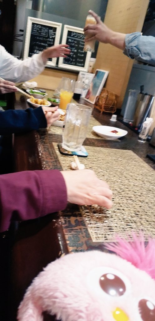 UE_moppy's tweet photo. 中村FAMILYと楽しい時間🥳🎶

#Barアルパカ🦙
#家族も当然美人🥰
#アルパカシールGet🌟
#あんな話こんな話はできませんでした🙃 https://t.co/QFvrVCqnHg
