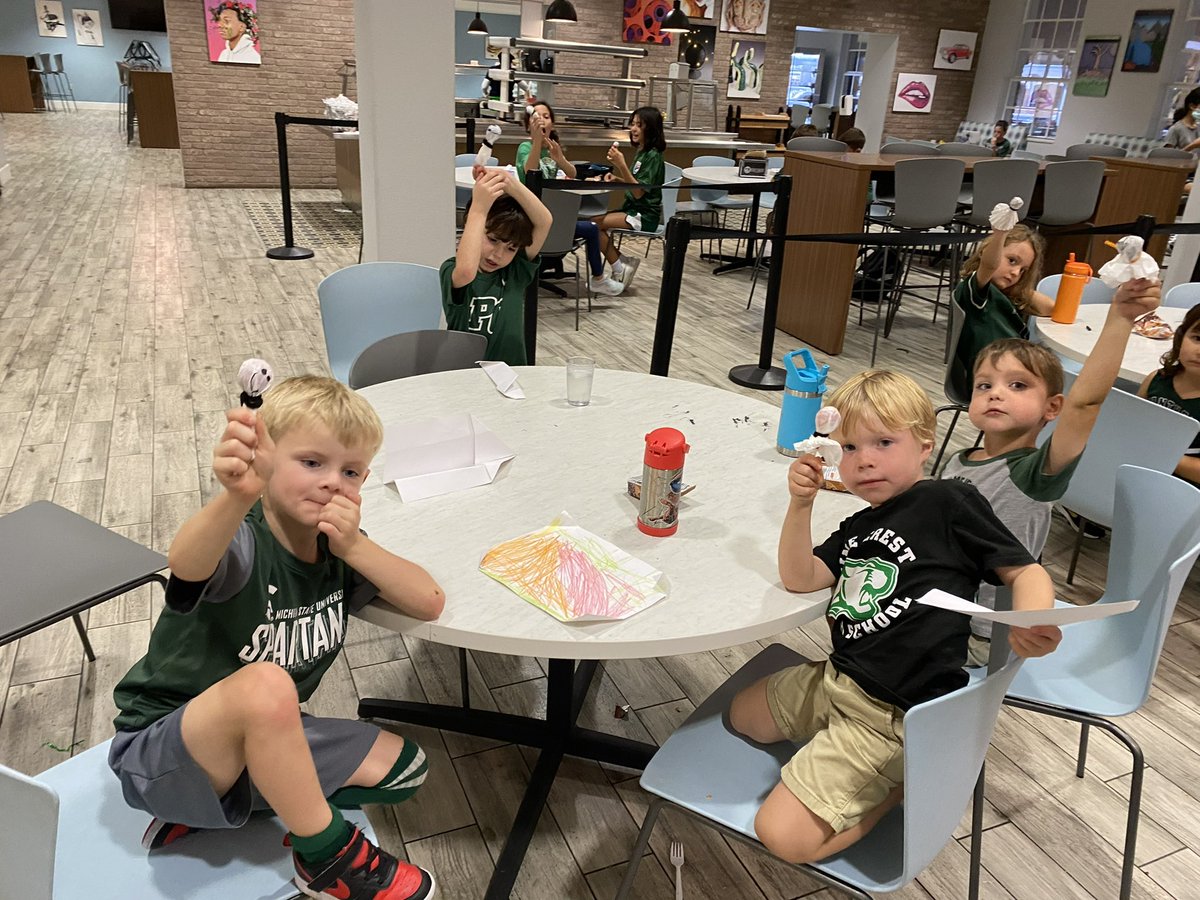 PineCrestAux's tweet photo. BOO π»! #PCLowerSchool Ss in #PCExtendedDay made ghosts out of lollipops π #PCAfterSchool.
#PCCreativity https://t.co/PJKG9XQfz8