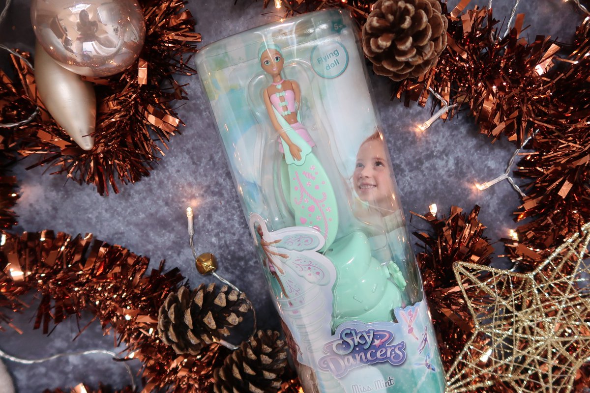 Watch the skyline, it’s magic time in our Children's Christmas Gift Guide featuring the Sky Dancer doll, perfect for fairy fans!
theparentingjungle.com/all-posts/20-g…
<a href="/Norton_PR/">Norton PR</a> 
#AdGifted