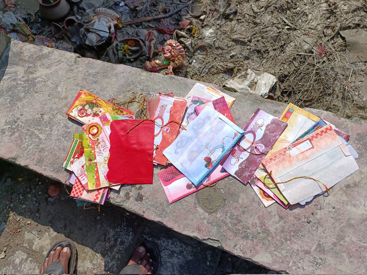 Pahchanfoundat1's tweet photo. #InsanTeriGangaMaily #Week92
#GangaCleanUp
Volunteers of the organization collected almost 80 Kg of garbage today..https://t.co/aezkIBnU63
@tdh_de
#pahchanfoundation #Titagarh #NGO #CleanGanga #SaveGanga #SDGs #Goal13 #ClimateAction #Goal14 #LifeBelowWater #Kolkata #WestBengal https://t.co/F6HJtJLTo1