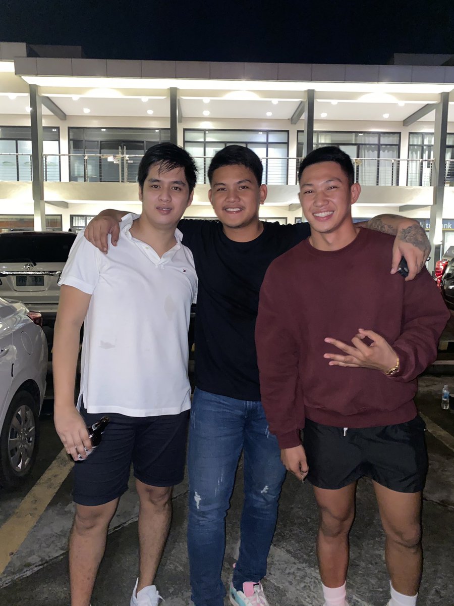 laurel_bj's tweet photo. Good bois.✌🏻 https://t.co/iqJL2Xu3ip