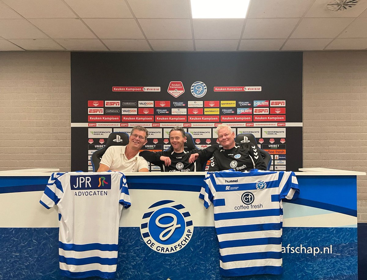 degraafschapMVO's tweet photo. Peter en Boudewijn hebben de contracten van 12 nieuwe spelers getekend die de Superboeren gaan vertegenwoordigen in de Bijzondere Eredivisie. Dit seizoen kunnen onze toppers weer schitteren door bijdragen van onze maatschappelijk betrokken partners @JPRadvocaten en @Coffee_Fresh https://t.co/G5yhi8pFC6