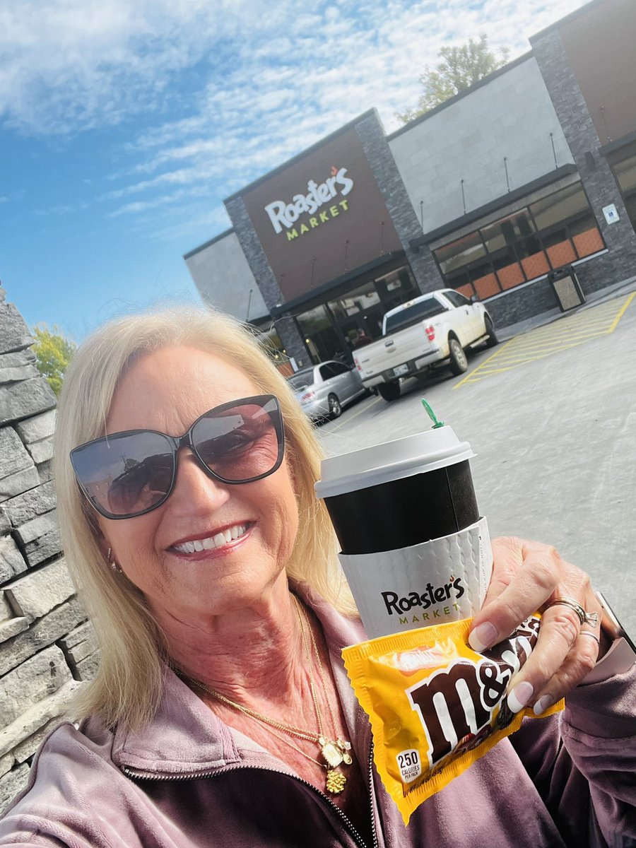 Heading to Texas w my favorite coffee and my Mary Poppins bag packed!!!!💕💙<a href="/roastersmarket/">Roaster’s Market</a>