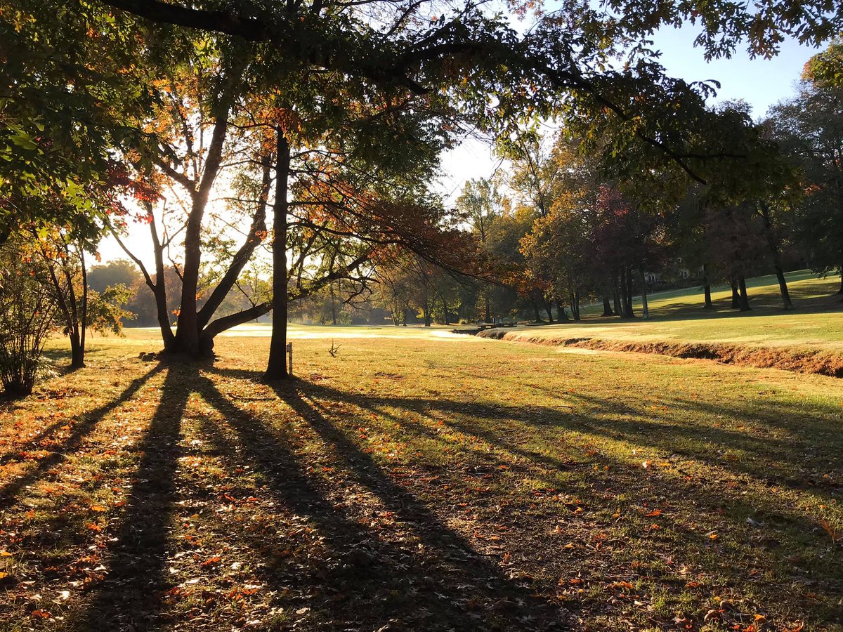 Bill Murphy, a longtime greenskeeper <a href="/RestonNationalG/">Reston National</a>, passed away on 9/25/2022. We dedicate this photo of a morning sunrise on Reston National Golf Course to "Murph." (photo credit: Bill Burton)
tributearchive.com/obituaries/261…