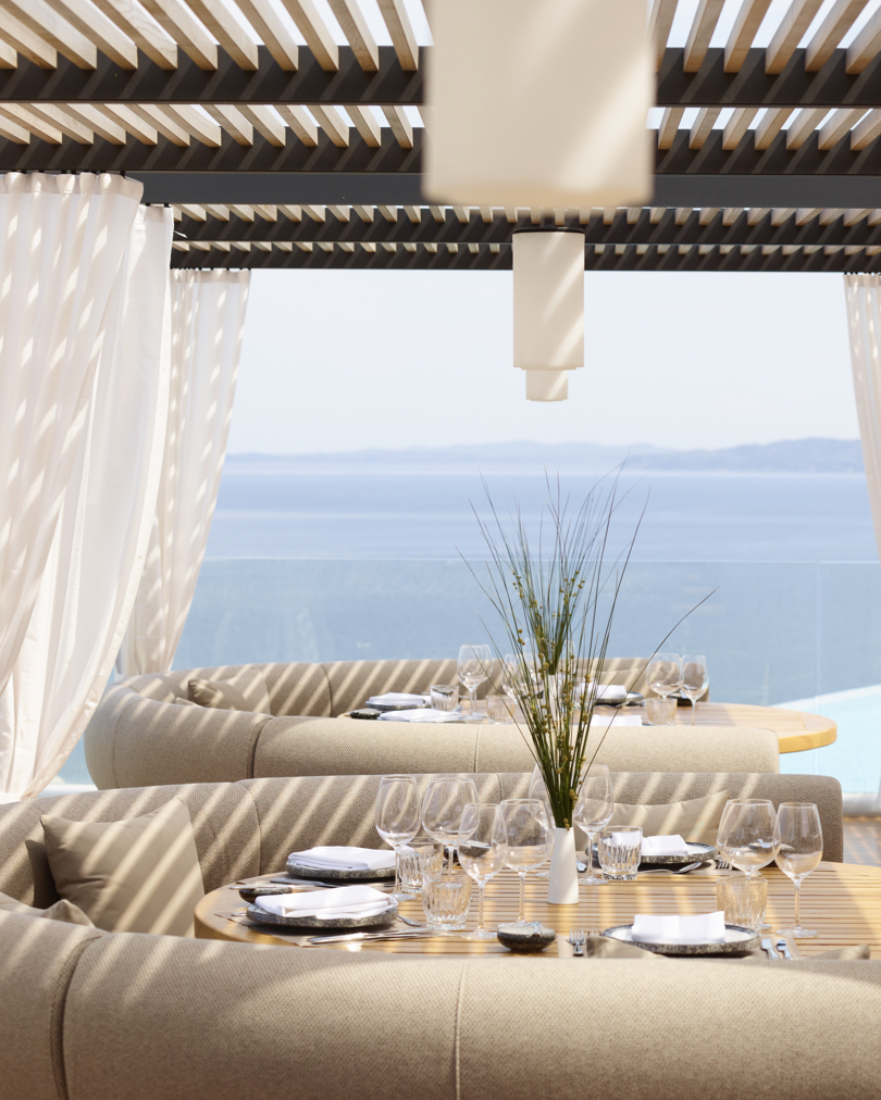 Another amazing season for Koh Restaurant has reached its end! But the flavour adventures don't end at Angsana Corfu, where you can still excite your taste buds at Sofrito Restaurant. Chef Kolokouris and his team wish you a wonderful winter until we meet again in spring!